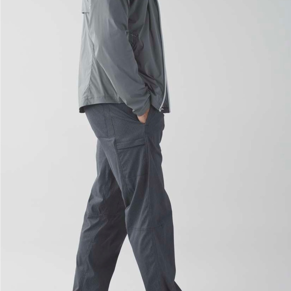 Lululemon Seawall Track Pant- Men's Charcoal Gray Stripes- Size M